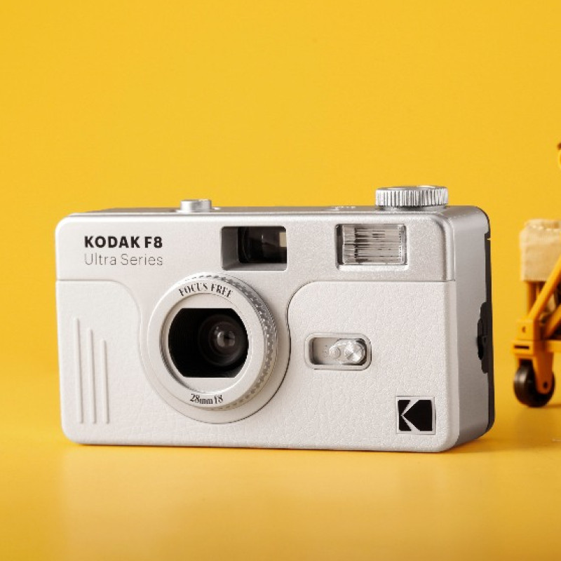 Kodak Ultra Series F8 35mm Reusable Analog Film Camera with Built-In Flash – White Edition